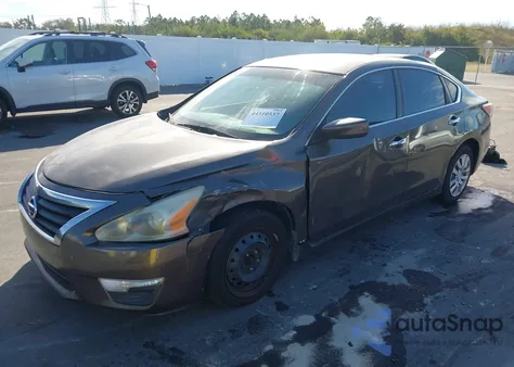 2015 Nissan Altima 2.5/2.5 S/2.5 Sl/2.5 Sv z USA, uszkodzony, nr VIN 1N4AL3AP7FN301486